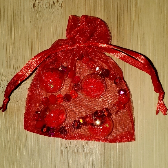 Red multicolored Austria faceted crystal glass beads charm bracelet, handmade. - Picture 5 of 8